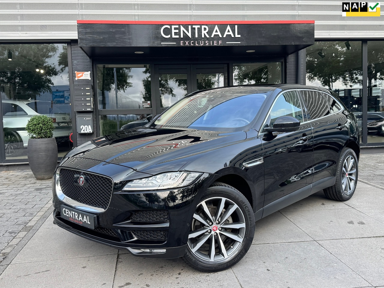 Jaguar F-Pace - 2.0t AWD Portfolio 250PK|NL-Auto|Pano|Leder|Camera|Head-Up|ACC|Carplay - AutoWereld.nl