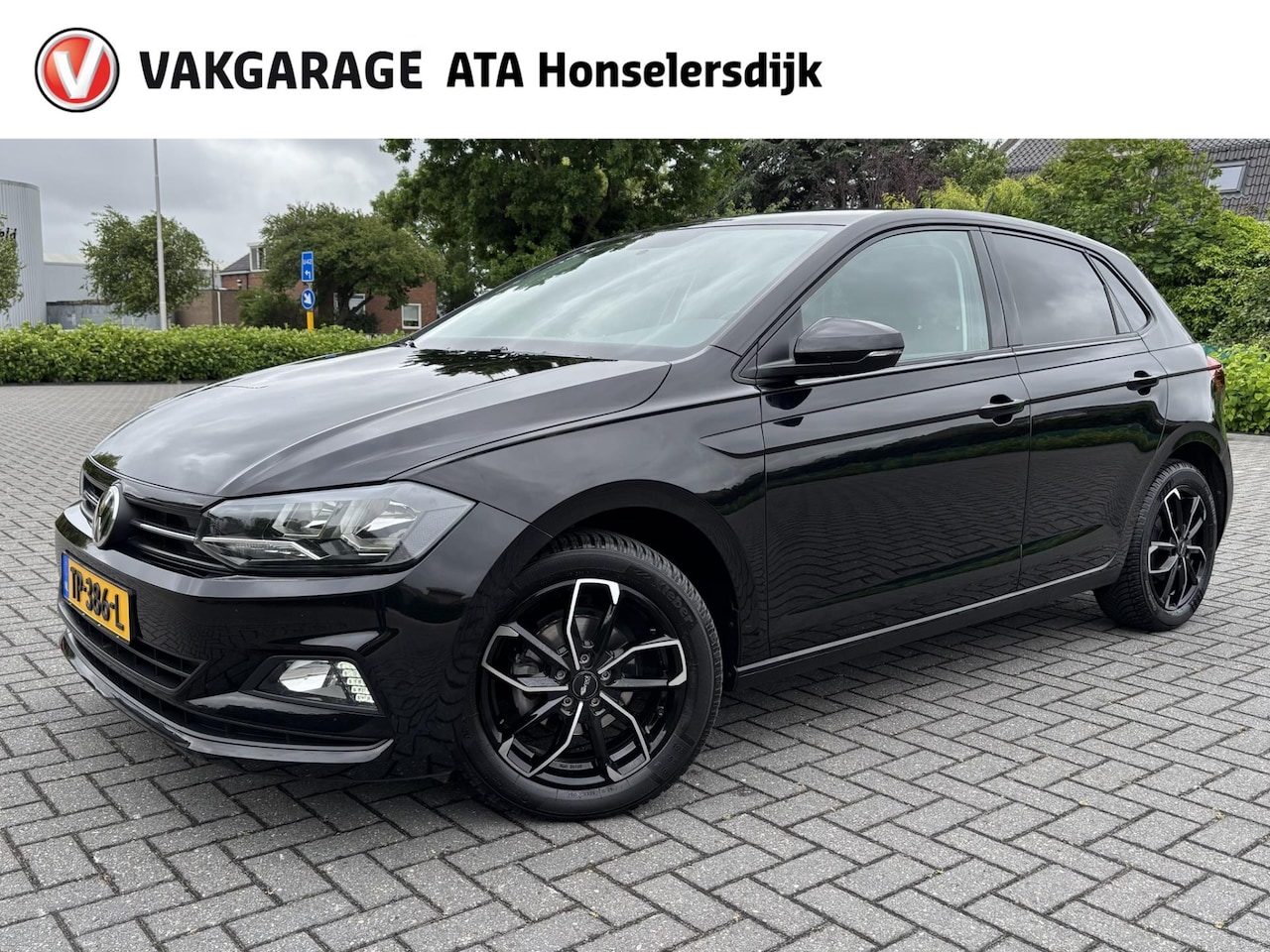 Volkswagen Polo - 1.0 TSI Comfortline | Automaat | Achteruitrij camera | Airco | Cruise control | Apple carp - AutoWereld.nl