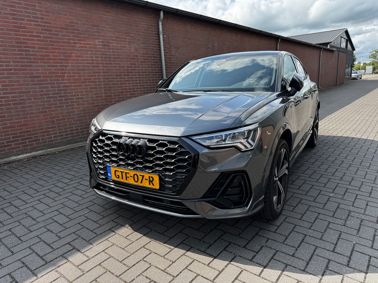 Audi Q3 Sportback - 45 TFSI e S Edition 3xS-LINE/PANO/BLACK PAKKET/360 CAMERA/ELEC TREKHAAK/20 INCH/VOLL - AutoWereld.nl