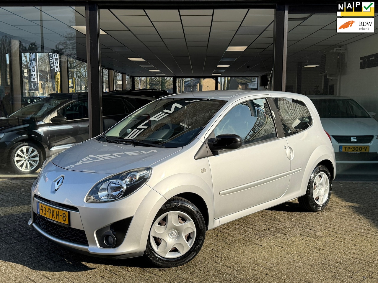 Renault Twingo - 1.2-16V 1e EIG | AIRCO | AUTOMAAT | CRUISE | NAP - AutoWereld.nl