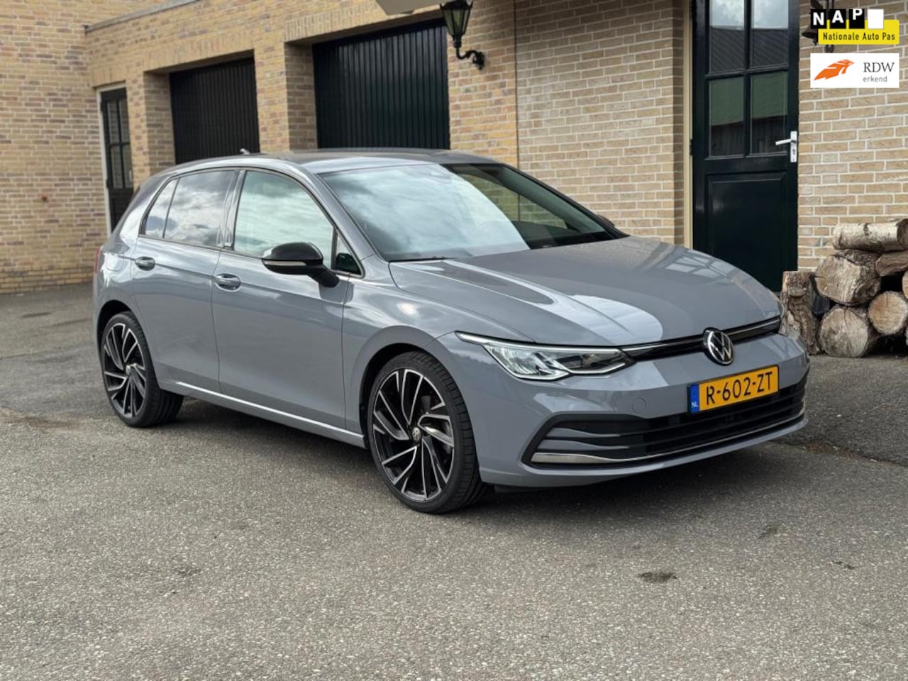 Volkswagen Golf - 1.5 TSI Active | Moonstone Grey | NAVI |ACC - AutoWereld.nl