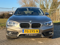 BMW 1-serie - 118i Corporate Lease Executive 2e eig. NL-auto SCHADEVRIJ Platin Silver Metallic