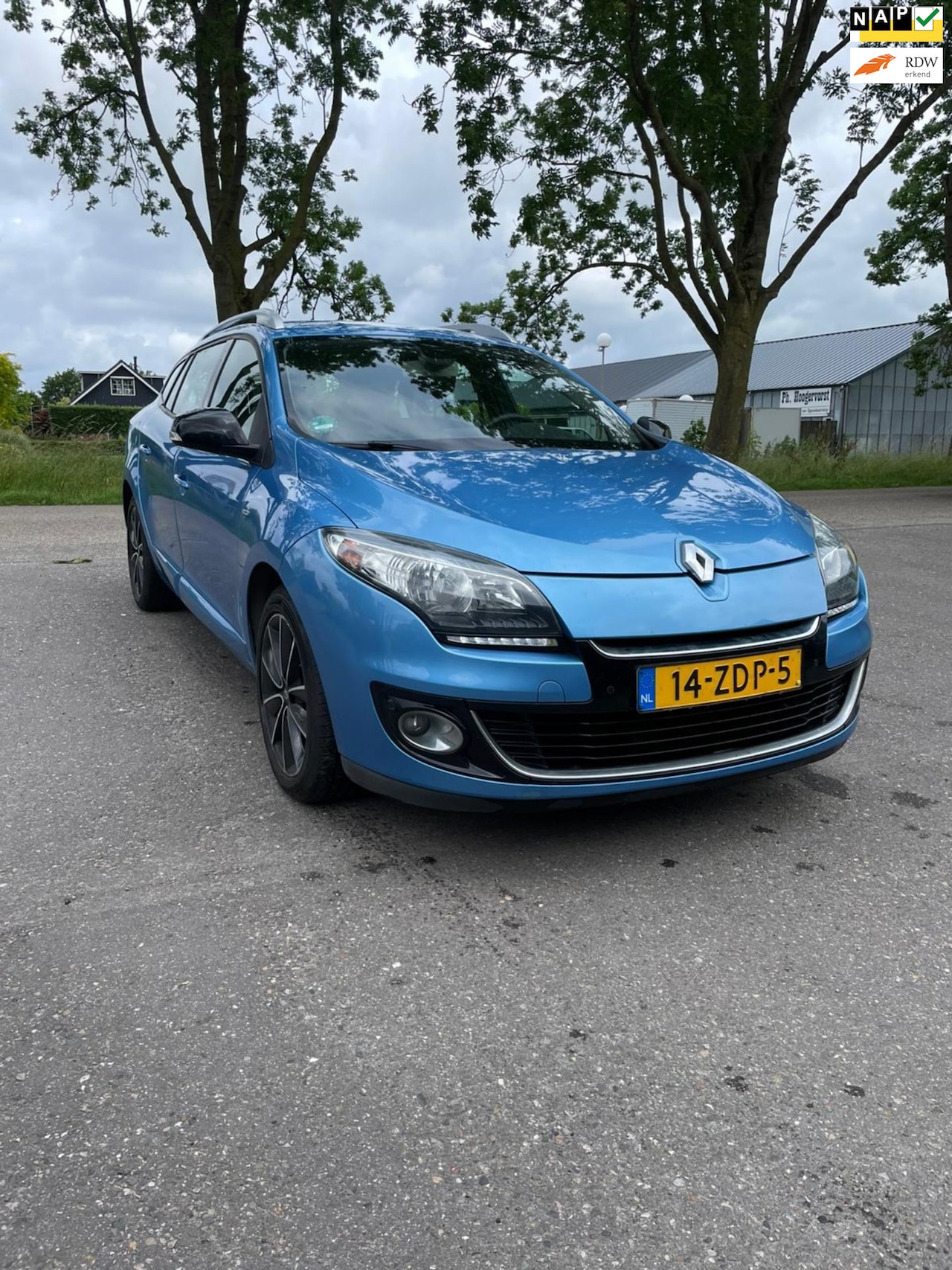 Renault Mégane Estate - 1.2 TCe Bose- GOED ONDERHOUDEN- AIRCO- PARKEERSENSOREN- ELEKTRISCHE RAMEN- CRUISE CONTROLE - AutoWereld.nl
