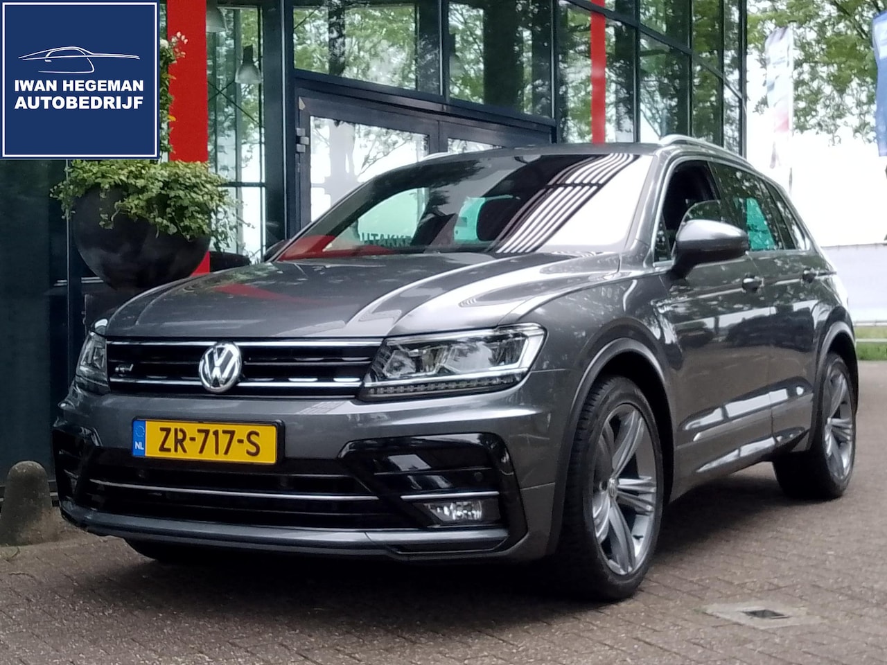 Volkswagen Tiguan - 1.5 TSI ACT Comfortline Business R-Line AUTOMAAT | Virtual Cockpit | Navi | ECC | PDC | LM - AutoWereld.nl