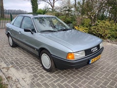 Audi 80 - 1.8 net voorzien van nieuwe apk keuring met blanco rapport bijna oldtimer