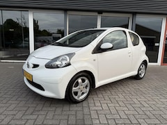 Toyota Aygo - 1.0-12V +