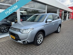 Mitsubishi Outlander - 2.0 PHEV Business Edition X-Line 1e eigenaar | Navigatie | Achteruitrijcamera | Trekhaak |