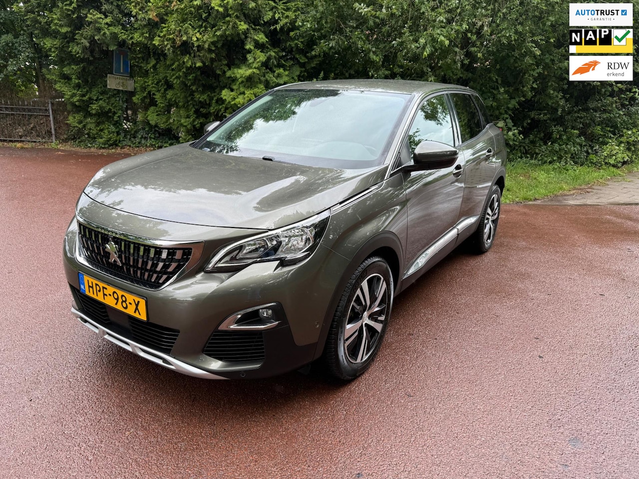 Peugeot 3008 - 1.2 PureTech Allure / Navi / Camera / Airco / pdc / - AutoWereld.nl
