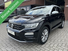 Volkswagen T-Roc - 1.0 TSI Style NAVI*PANO-DAK*PDC*CARPLAY