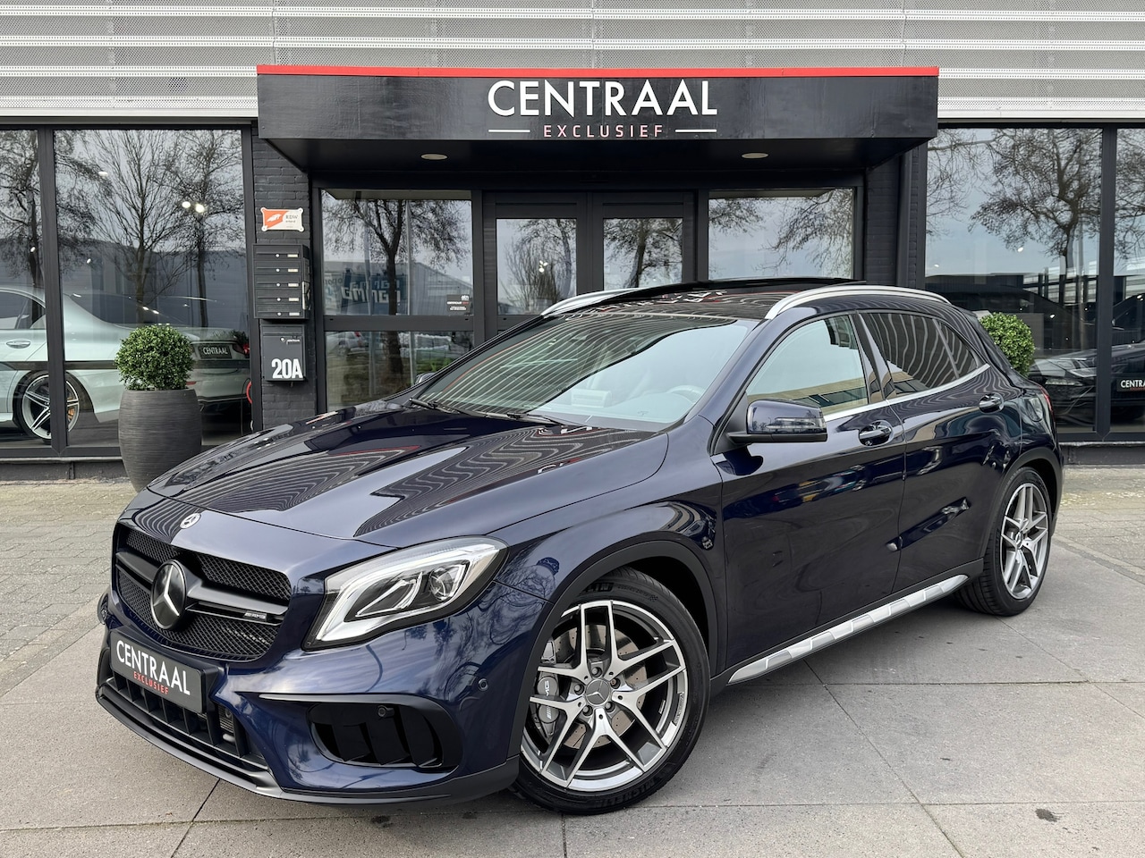 Mercedes-Benz GLA-Klasse - AMG 45 4MATIC 381PK|Pano|Memory|Carplay|ACC|Keyless|Kleppenuitlaat - AutoWereld.nl