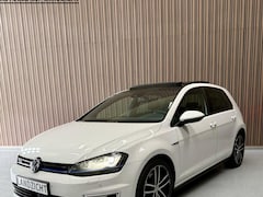 Volkswagen Golf - 1.4 TSI GTE PANO
