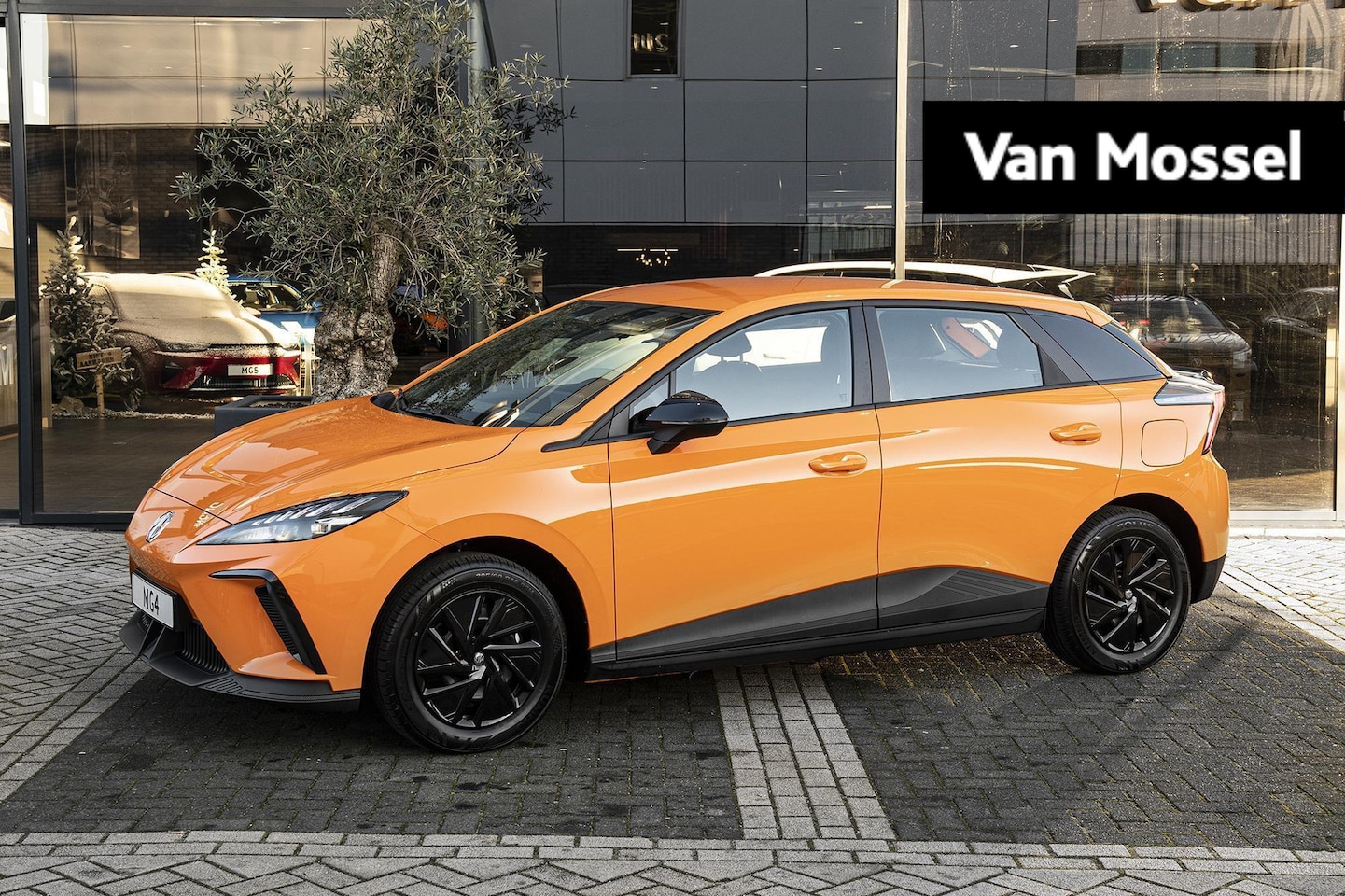 MG MG4 Electric - Standard 51 kWh Airconditioning  | ACC| MG I-smart | Apple Carplay | Navigatie | | Voorraa - AutoWereld.nl