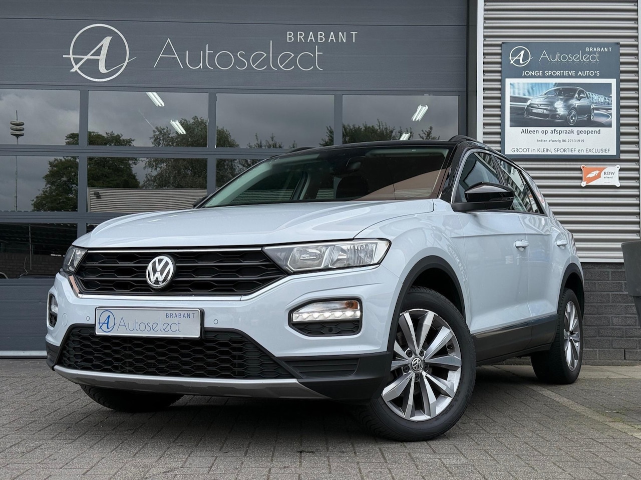 Volkswagen T-Roc - 1.0 TSI Sport Clima CarPlay PDC - AutoWereld.nl