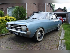 Opel Rekord - 104 dkm normaal rijdend apk en belaasting vrij