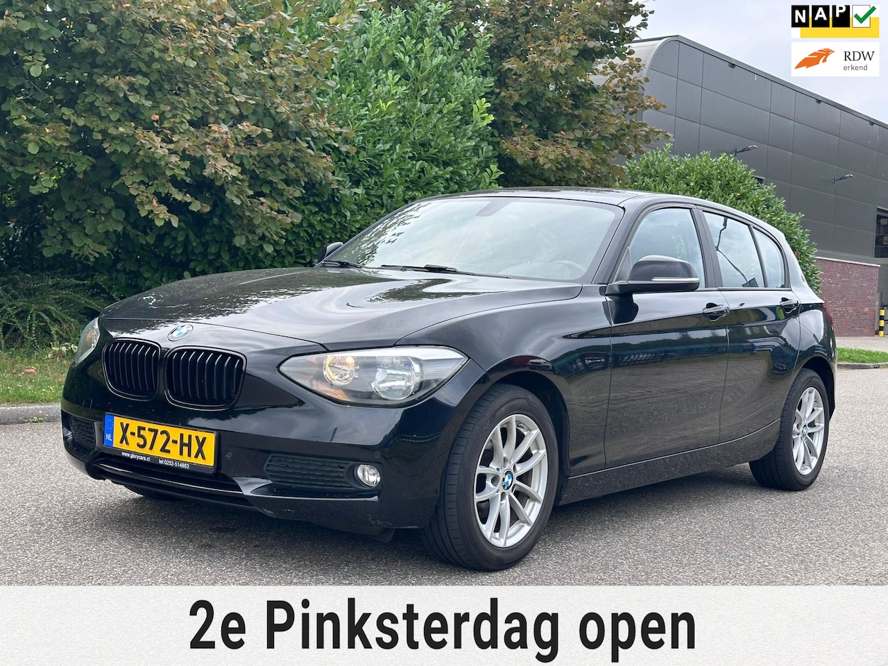 BMW 1-serie - 116i 5DR*Cruise*Stoelverwarming*Trekhaak*Airco*Parkeersensoren*LM velgen* - AutoWereld.nl