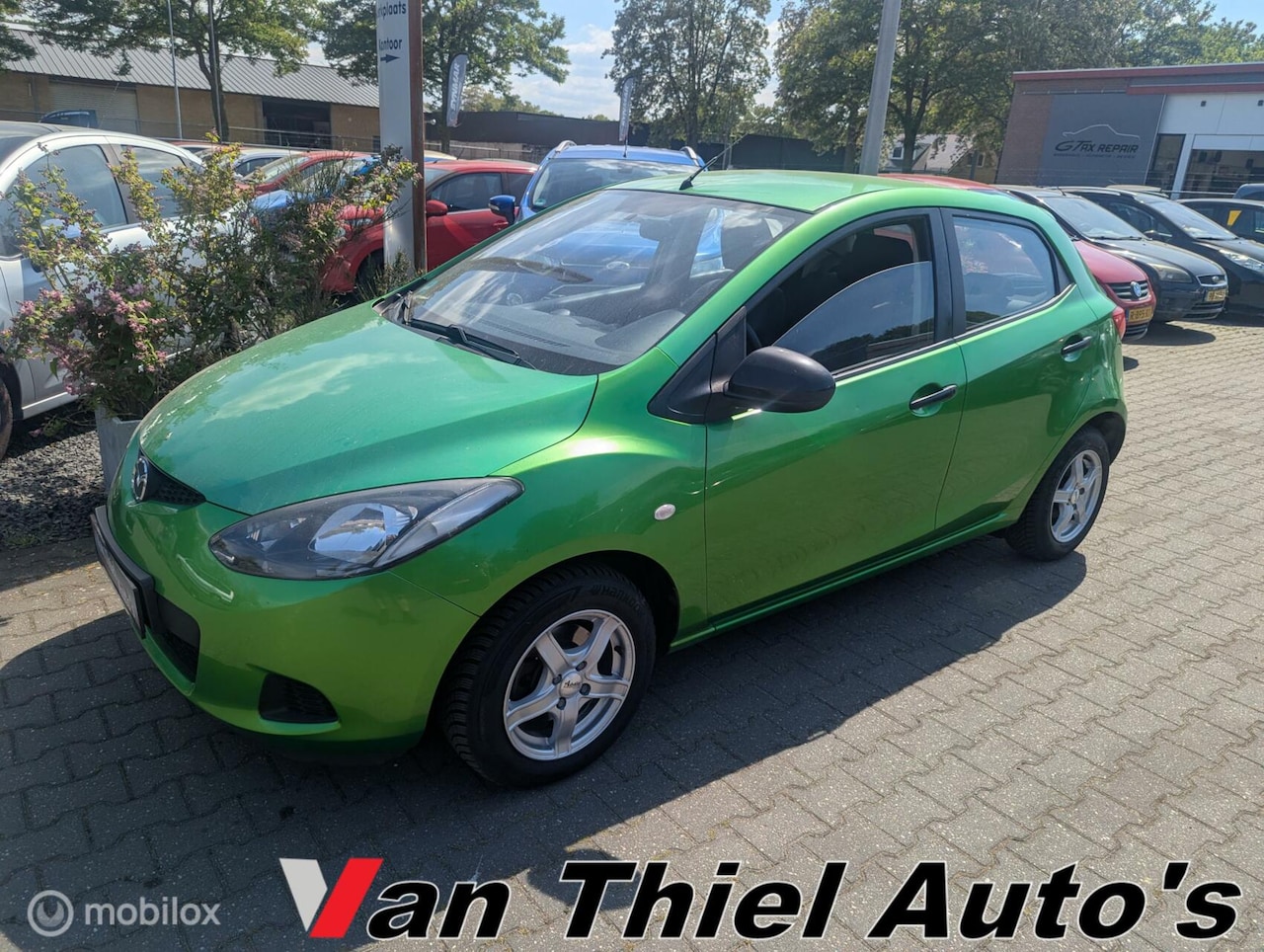 MAZDA 2