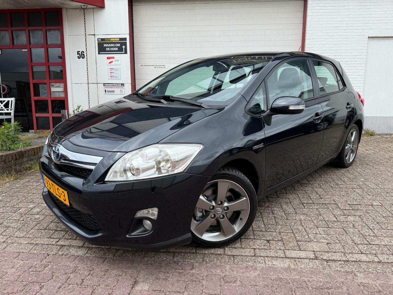 Toyota Auris - 1.8 Full Hybrid Executive |NIEUW APK|LUXE |VOLL OPTIES|LM VELGEN CAMERA| - AutoWereld.nl