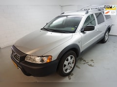 Volvo XC70 - 2.4 D5 Momentum 4WD AIRCO AUTOMAAT