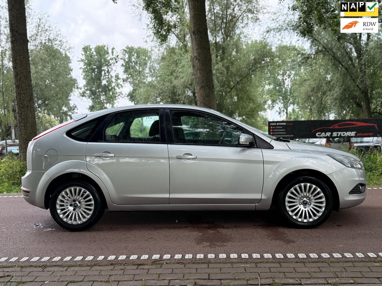 Ford Focus - 1.6 Titanium KEYLESS!CLIMA!CRUISE!5DEURS! - AutoWereld.nl