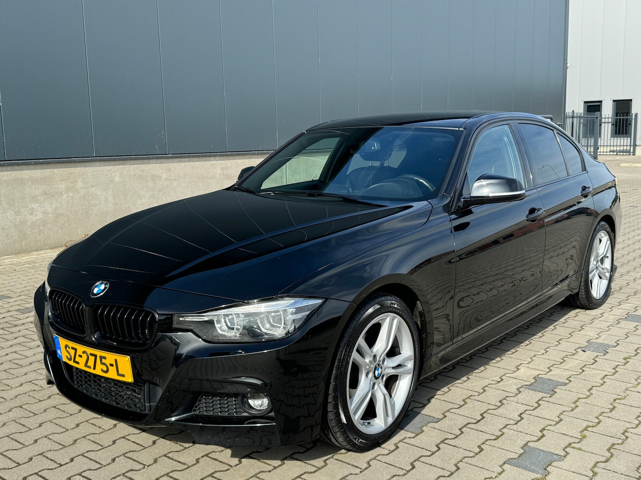 BMW 3-serie - 318i M Sport Executive - AutoWereld.nl