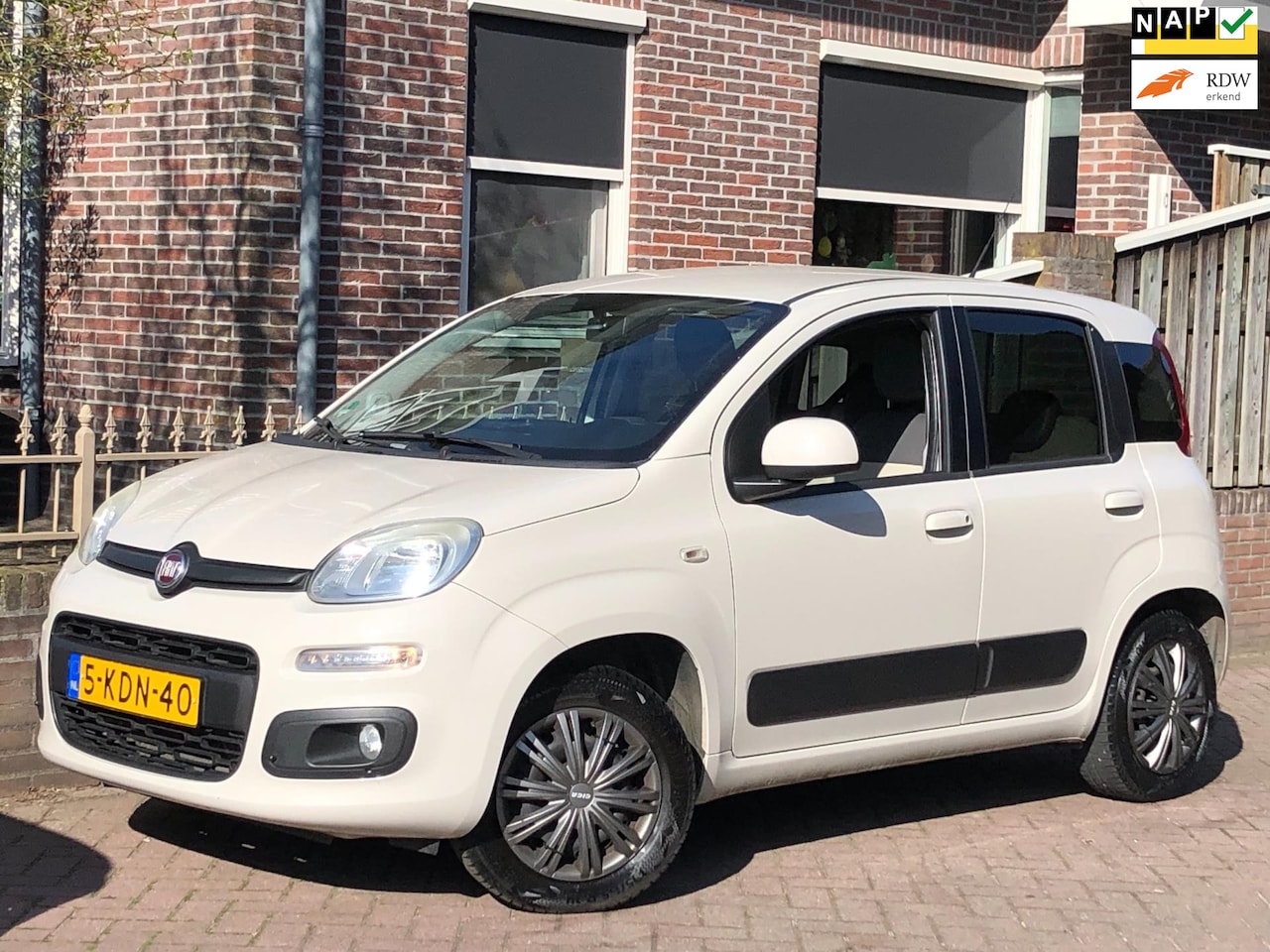 Fiat Panda - 0.9 TwinAir Lounge AIRCO, Trekhaak, Isofix! - AutoWereld.nl
