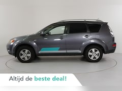 Mitsubishi Outlander - 2.2 DI-D Intense | Bedrijfswagen | 4x4 | Trekhaak | Climate |