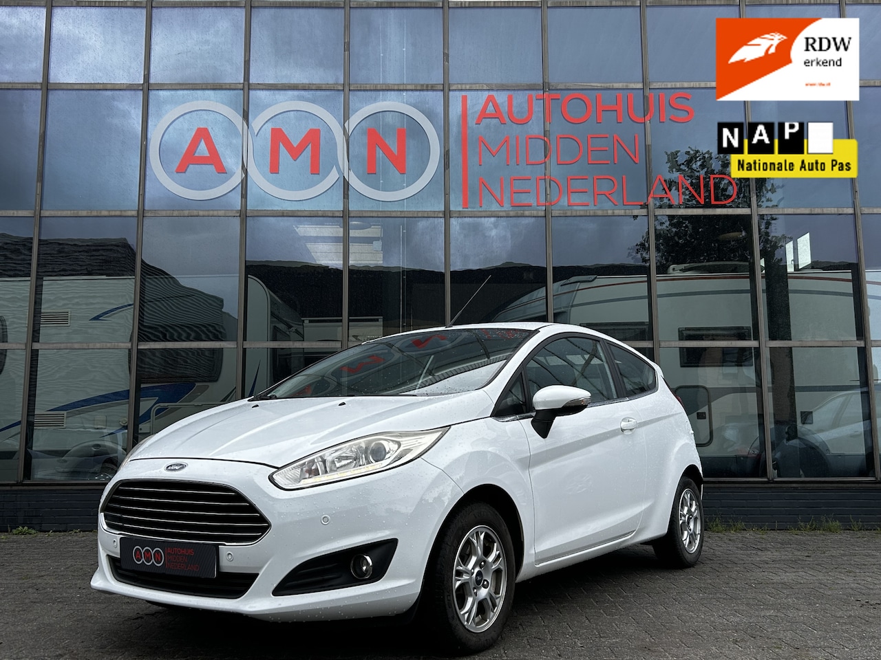 Ford Fiesta - 1.0 Titanium Elekpakket,Airco,Stoelverwarming,PDCv/a,Start/Stopsysteem - AutoWereld.nl