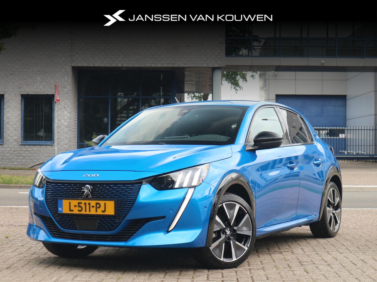 Peugeot e-208 - EV GT Pack 50 kWh / Sensoren V+A / Keyless entry / Stoelverwarming / Leer Alcantara - AutoWereld.nl