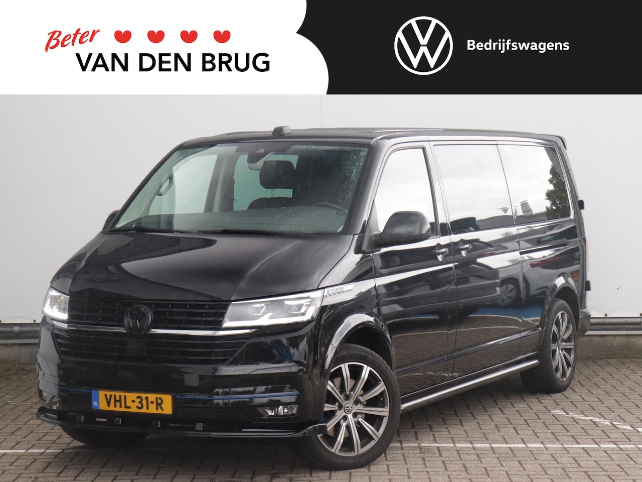 Volkswagen Transporter - 2.0 TDI L2H1 30 DC Bulli 199pk | Leder | 2x schuifdeur met sluithulp | Trekhaak | Achterui - AutoWereld.nl