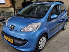 Peugeot 107 - 1.0-12V XS Urban Move 5 drs. elektrische pakket
