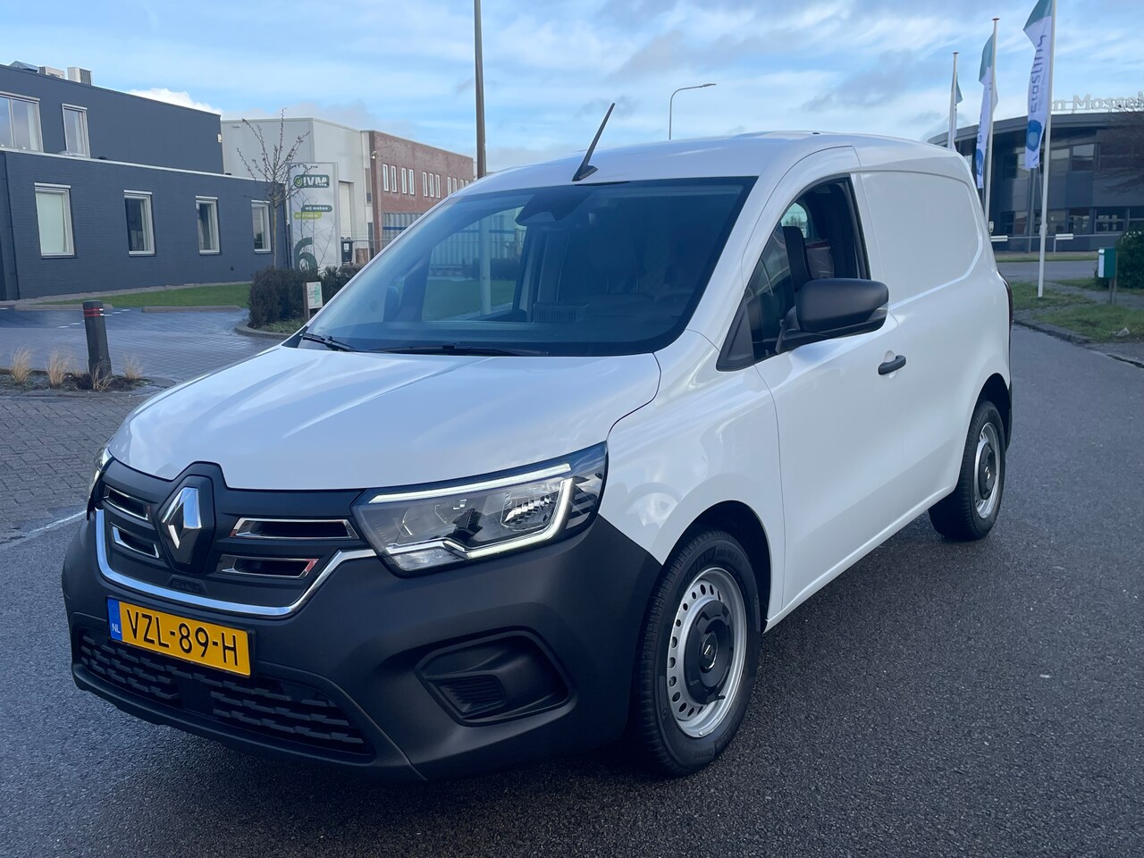 Renault Kangoo E-Tech - Comfort Open Sesame 22kW 22.750 ex btw - AutoWereld.nl