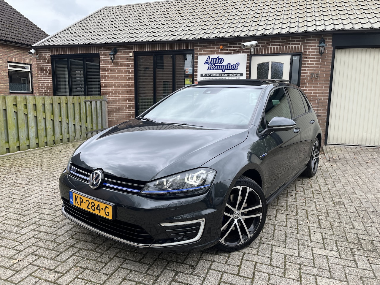 Volkswagen Golf - 1.4 TSI GTE Leer Pano Xenon Trekhaak - AutoWereld.nl