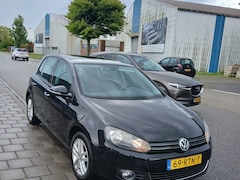 Volkswagen Golf - 1.2 TSI Highline BlueMotion Alcantara sport stoelen. 6 versn. bak. Navigatie -.nieuwe APK bij aflevering.