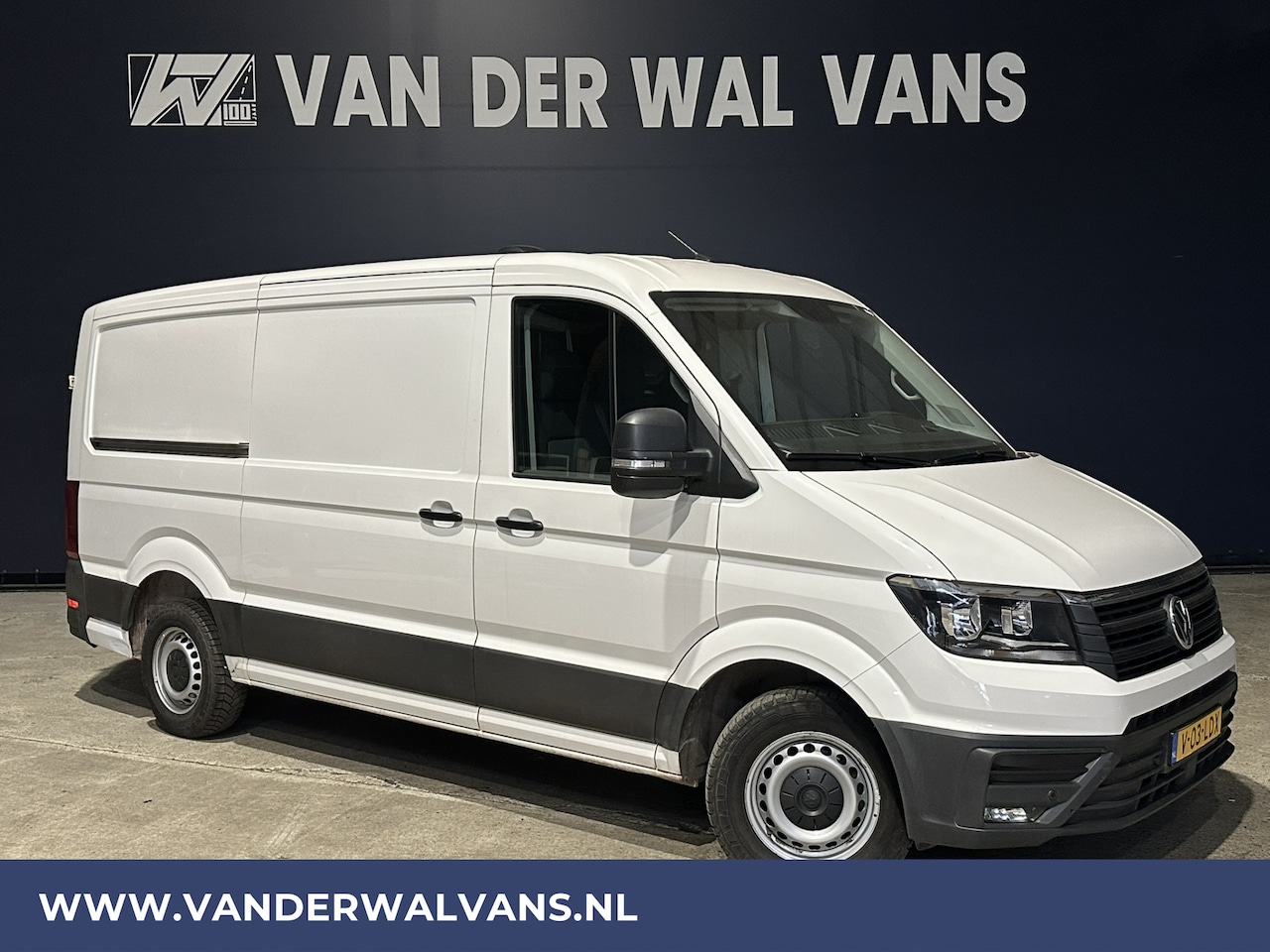 Volkswagen Crafter - 2.0 TDI 141pk L3H2 L2H1 Euro6 Airco | Navigatie | Camera | Apple Carplay Android Auto, Par - AutoWereld.nl