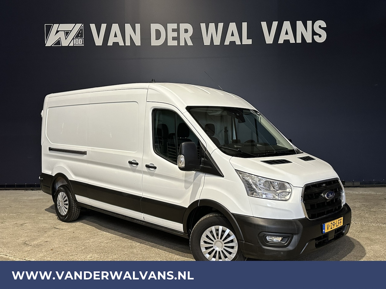Ford Transit - 2.0 TDCI 131pk L3H2 Euro6 Airco | Navigatie | Camera | Cruisecontrol | Apple Carplay | Sto - AutoWereld.nl