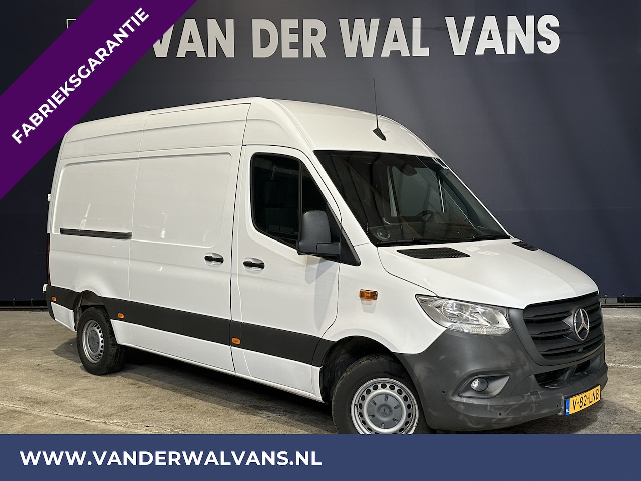 Mercedes-Benz Sprinter - 317 CDI 170pk L2H2 Fabrieksgarantie Euro6 Airco | Camera | Navigatie | Apple Carplay | Cru - AutoWereld.nl