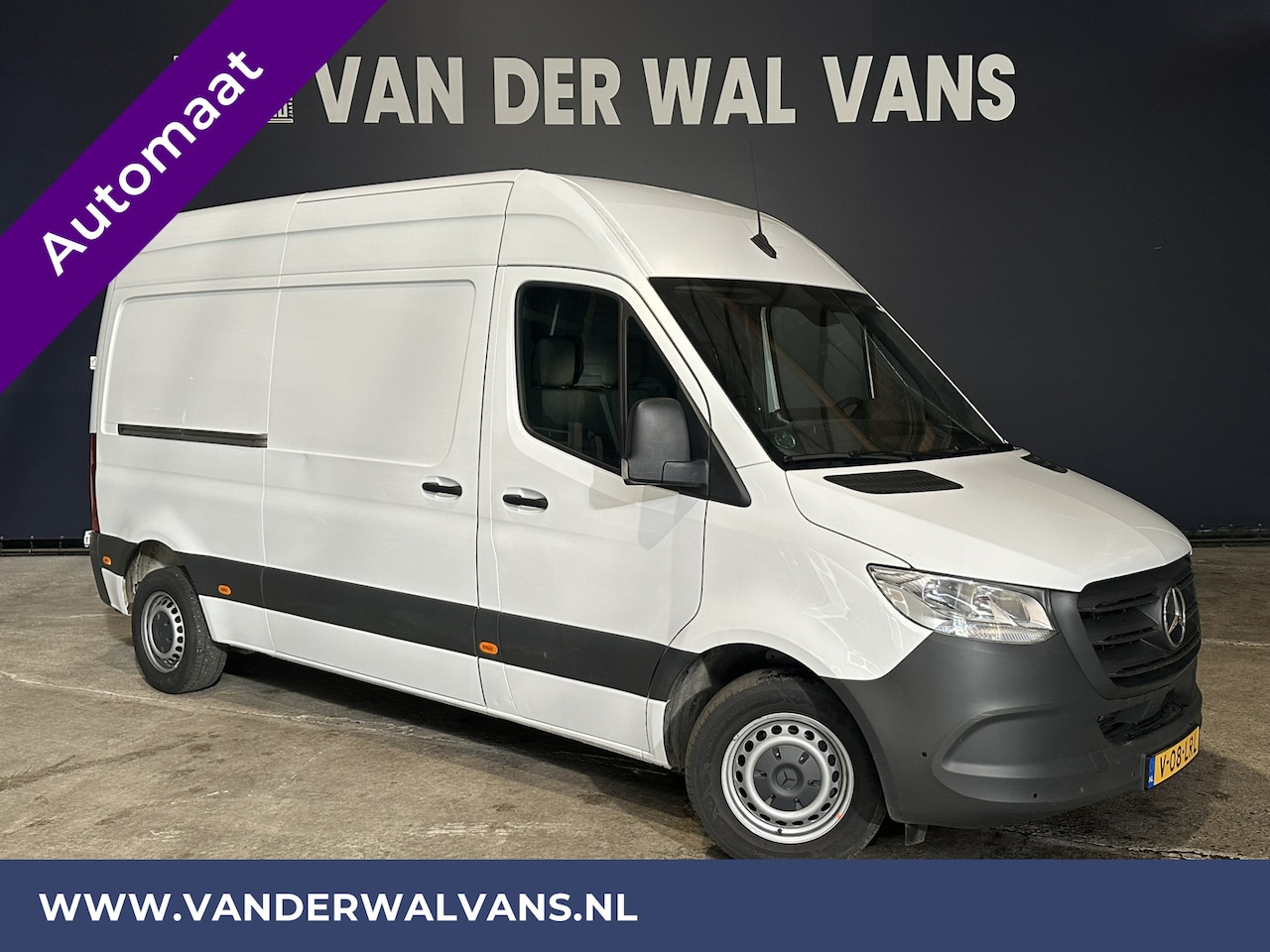 Mercedes-Benz Sprinter - 215 CDI 150pk 9G-Tronic Automaat L2H2 Euro6 Airco | Camera | Navigatie | Adaptieve Cruisec - AutoWereld.nl