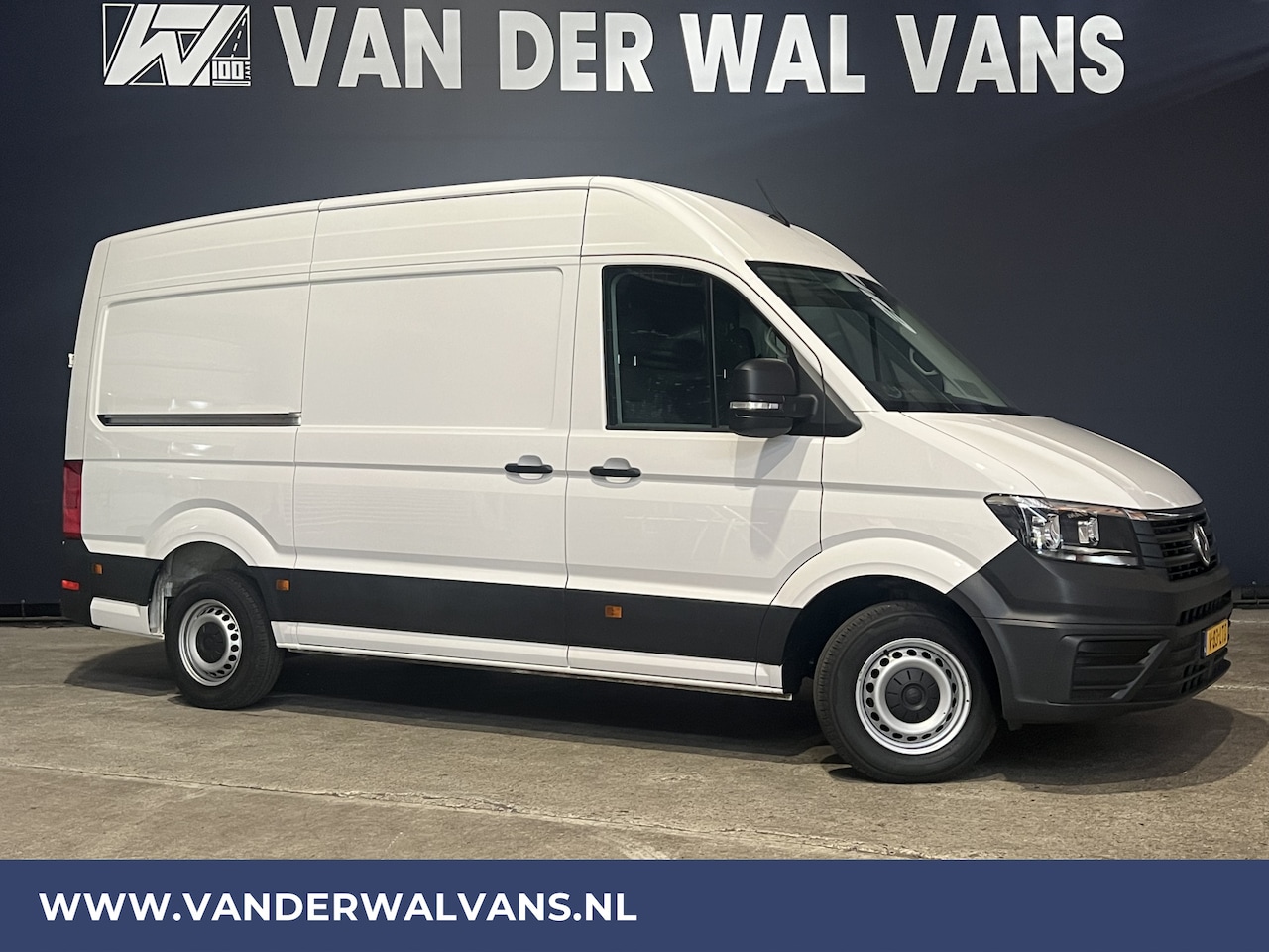 Volkswagen Crafter - 2.0 TDI 141pk L3H3 L2H2 Euro6 Airco | Camera | Apple Carplay | Android Auto | Cruisecontro - AutoWereld.nl