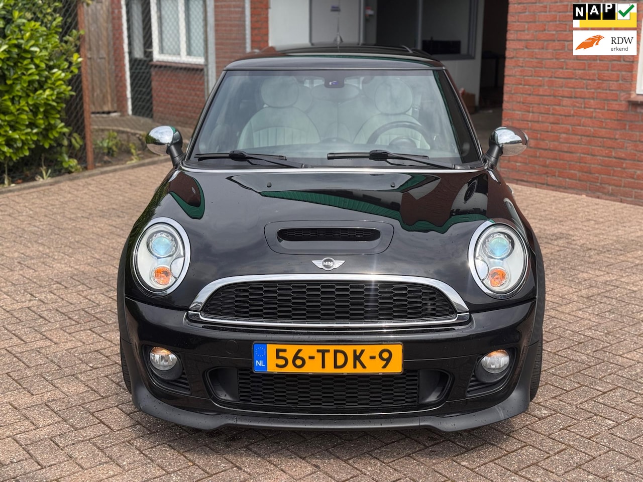 MINI John Cooper Works - Mini 1.6 S JCW schuifdak zeer mooi - AutoWereld.nl