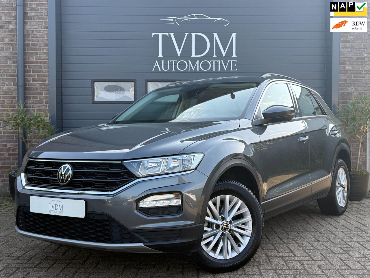 Volkswagen T-Roc - 1.5 TSI Style Navi, Carplay, Adaptive Cruise, Parkeersens voor en achter - AutoWereld.nl