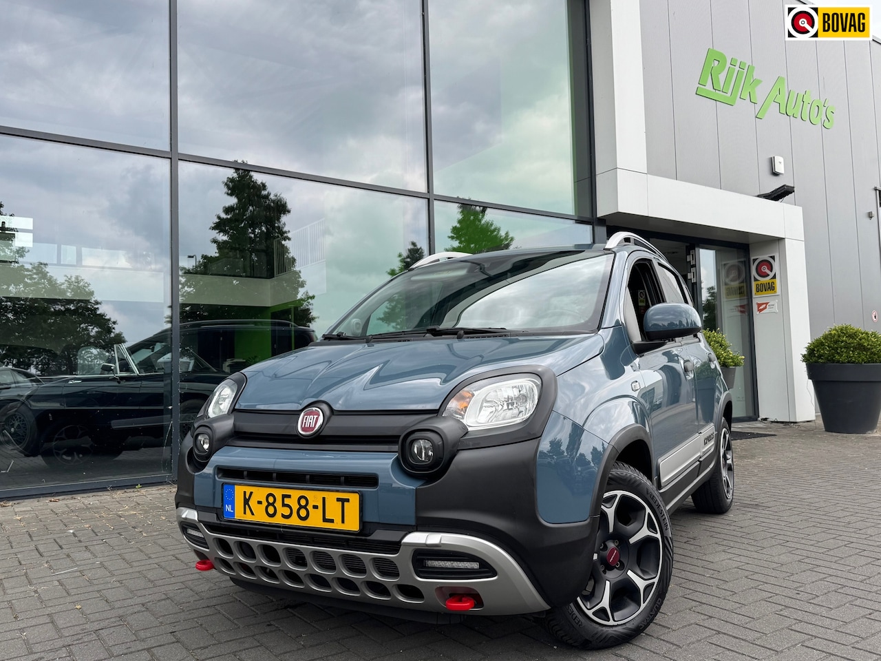 Fiat Panda - 1.0 Hybrid Cross * Stoel + Voorruit verwarming * Airco * Bluetooth - AutoWereld.nl