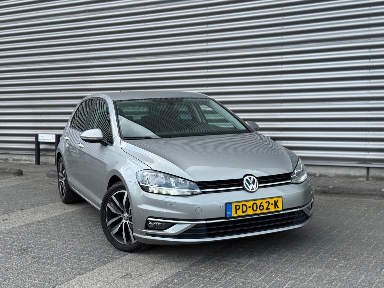 Volkswagen Golf - 7.5 1.6 TDI 85KW Comfortl. 5D (bj 2017) FACELIFT|CAM|ZEER MOOI! - AutoWereld.nl