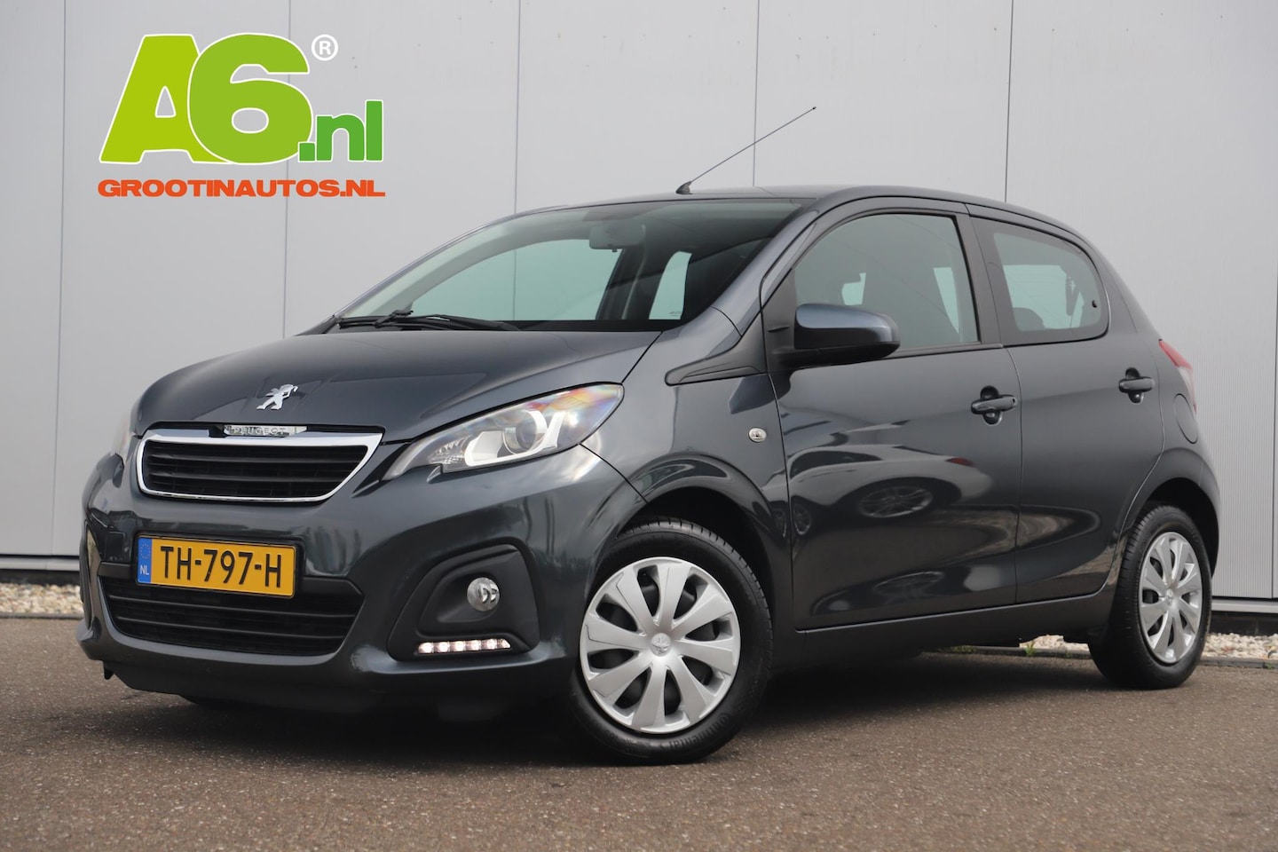 Peugeot 108 - 1.0 e-VTi Active Airco Radio Bluetooth Grijs Metallic Elektrische Ramen - AutoWereld.nl