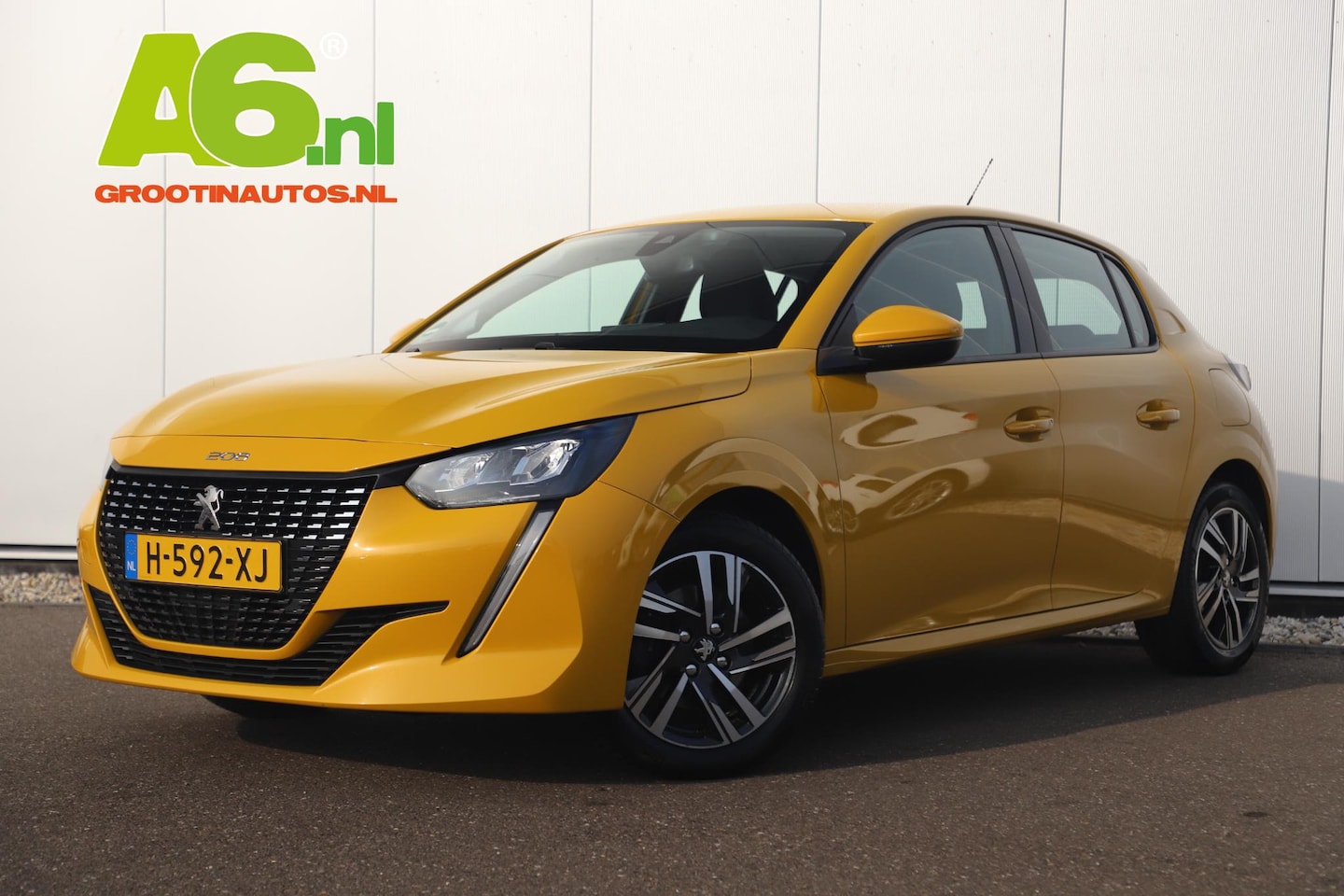 Peugeot 208 - 1.2 PureTech Allure Virtual Half Leder 16 inch LMV Clima Cruise Parkeersensor Android Auto - AutoWereld.nl