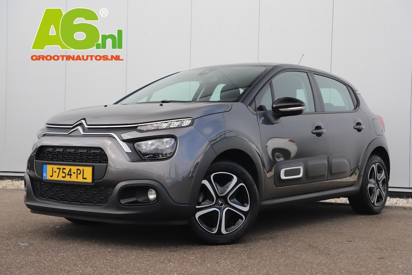 Citroën C3 - 1.2 PureTech Feel Two Tone Dak Navigatie Carplay Android Clima Cruise Parkeersensor Rijstr - AutoWereld.nl