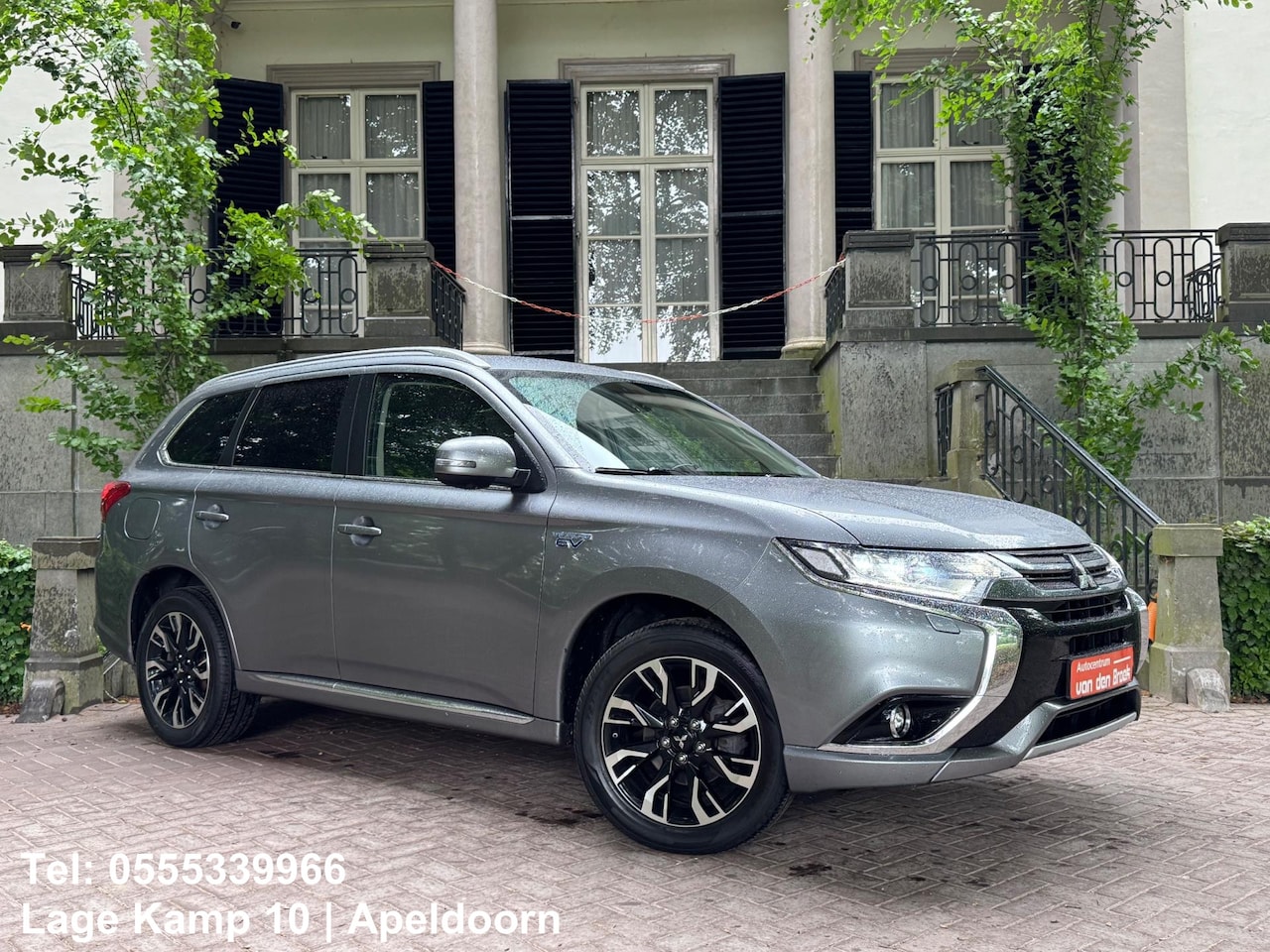 Mitsubishi Outlander - PHEV Instyle Autom Navi Camera 360C Xenon Leder Stoelverw Climate Cruise Ctr Full Options - AutoWereld.nl