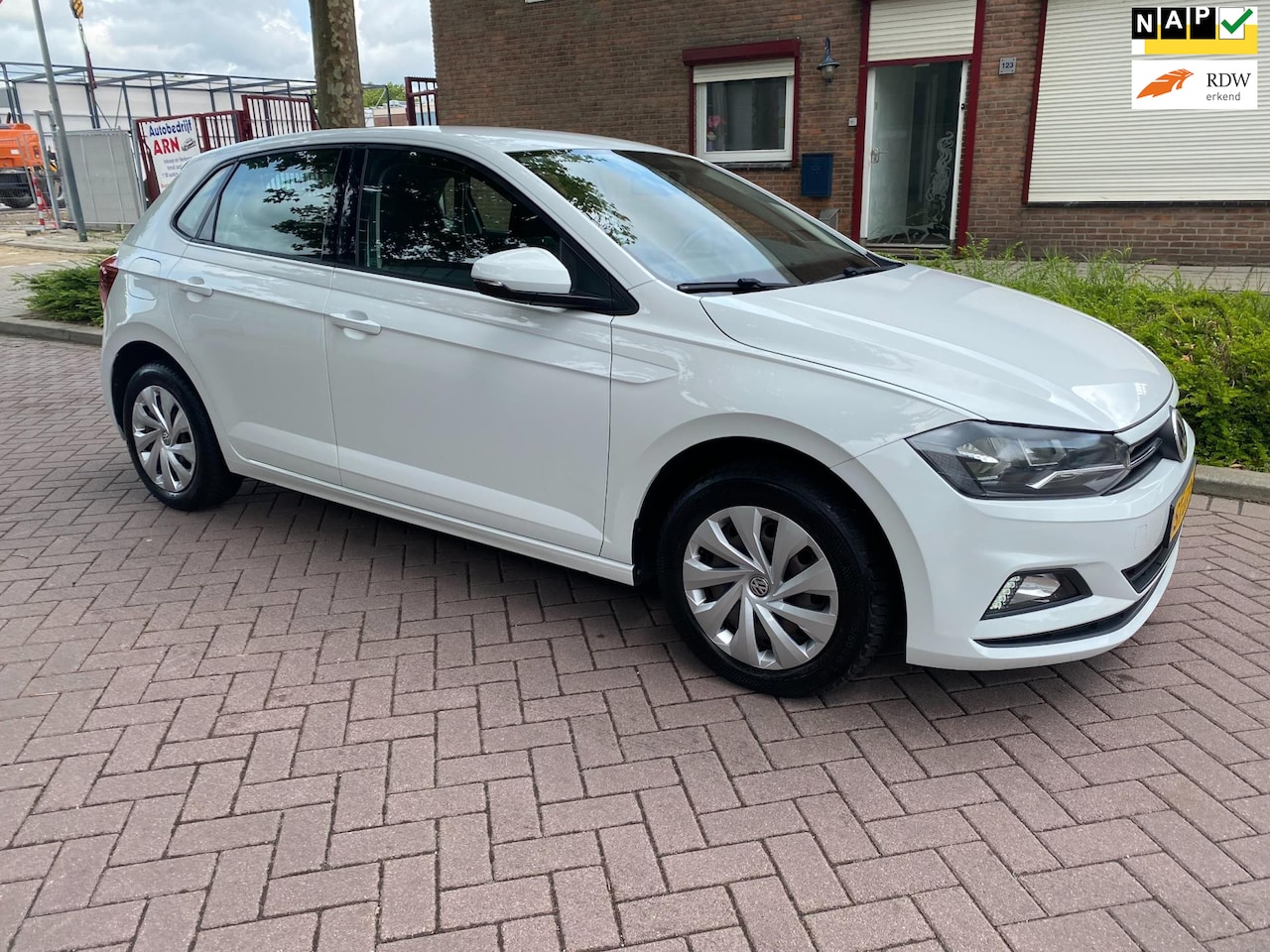Volkswagen Polo - 1.0 MPI Comfortline Business * 2018 * CarPlay * Navigatie * Cruise Control * APK 5-6-2027 - AutoWereld.nl