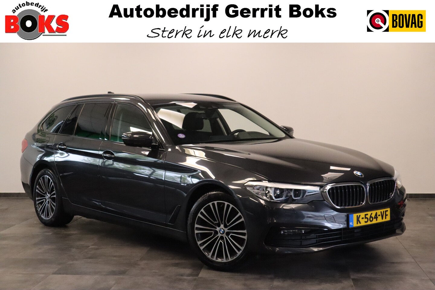 BMW 5-serie Touring - 520i High Executive Navigatie CruiseControl 18LMV Stoel / Stuur verwarming el trekhaak - AutoWereld.nl