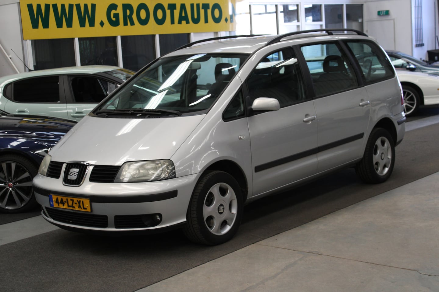 Seat Alhambra - 2.8 V6 Signo Airco, Trekhaak, Stuurbekrachtiging - AutoWereld.nl