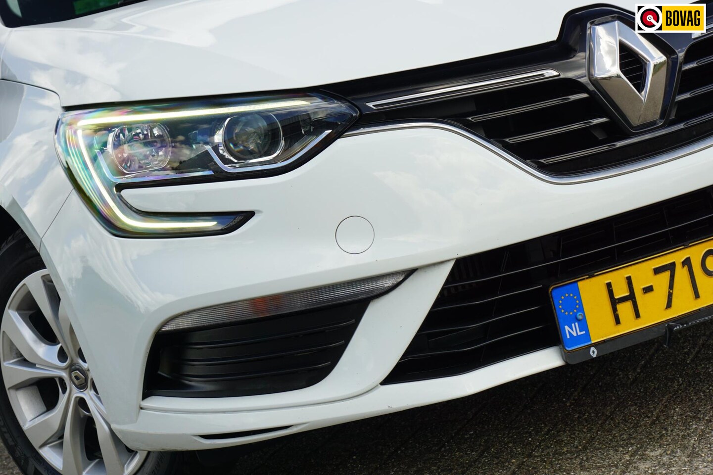 Renault Mégane Estate - 1.3 TCe 140pk Limited - Blanc Glacier - 158dkm - Keurig - AutoWereld.nl